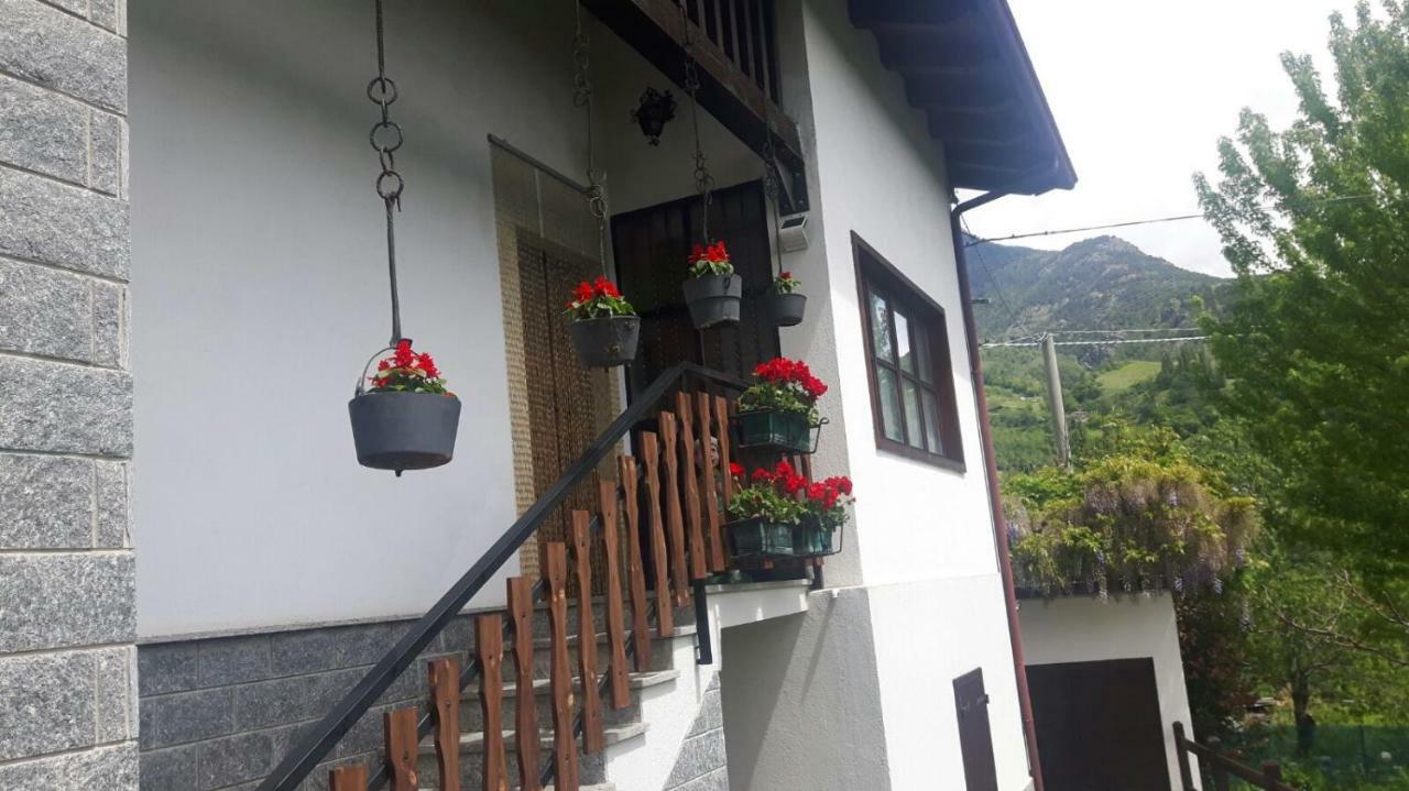Casa Vacanze Germano อาออสตา ภายนอก รูปภาพ